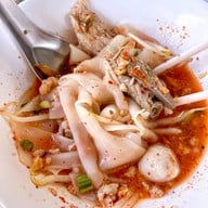 บัวไหลก๋วยเตี๋ยวต้มยำ