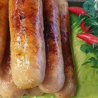 กนกพร ไส้กรอกไม้ใหญ่ ตลาดแสงจันทร์ถาวร