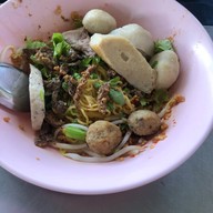 ก๋วยเตี๋ยวลูกชิ้นปลานายใบ้พระราม5 เชิงสะพานพระราม5ฝั่งนนท์