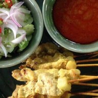 เจ๊ต้อยหมูสะเต๊ะ
