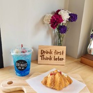 Drinks On Me (ดริ๊งส์ ออน มี) พญาไทย