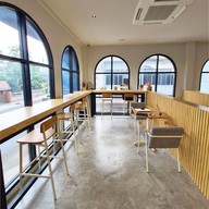 Drinks On Me (ดริ๊งส์ ออน มี) พญาไทย