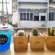 Drinks On Me (ดริ๊งส์ ออน มี) พญาไทย