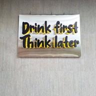 Drinks On Me (ดริ๊งส์ ออน มี) พญาไทย