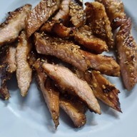 ลาบอุบล4 (ป้าแดง)