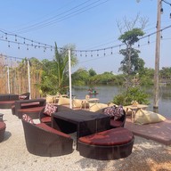 ร้านอาหารขวัญข้าว ริเวอร์ไซด์