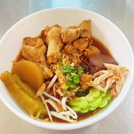 เมนูของร้าน ก๋วยเตี๋ยวไก่มะระ ตุ๋น ครัวแอมเอง สด สะอาด อร่อย โพธิ์แจ้