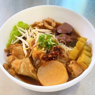 ก๋วยเตี๋ยวไก่มะระ ตุ๋น ครัวแอมเอง สด สะอาด อร่อย โพธิ์แจ้