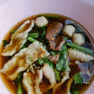 ก๋วยเตี๋ยวเด็กเส้น
