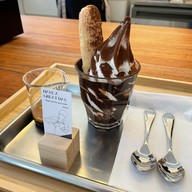 LUNA&CO. - Coffee&Soft Serve หน้าเมือง