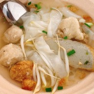 เมนูของร้าน แป๊ะย้ง ก๋วยเตี๋ยวหมูโบราณ สรงประภา