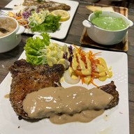 ร้านสเต็กตัวน้ำ (ป้าแก้ว คลองหลอด) -