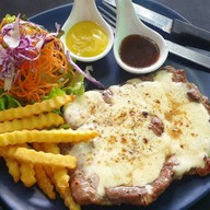 สเต๊กแฮปปี้ ลำลูกกา ค.6