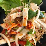 ลูกชิ้น & ยำ หน้ามอ(ข้างร้านเตี๋ยวแซบปากโป)