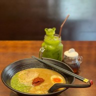 คารวะ ราเมน (ราเมง 18 ชม.) Jas green village kubon