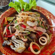 ส้มตำ สถานีครกใหญ่