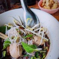 ร้านก๋วยเตี๋ยวเรือแม่ประไพ