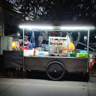 หน้าร้าน ผัดไทหน้าปั้มเซลล์