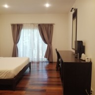 โรงแรมบ้านต้นไม้