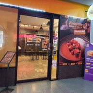 เฟรดดี้ ข้าวแกงกะหรี่ (Freddie RiceCurry) สาขาอโศก