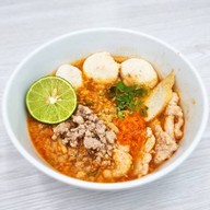 เบนซ์เตี๋ยวต้มยำมะนาวสด ก๋วยเตี๋ยวต้มยำ จันทร์หุ่นบำเพ็ญ