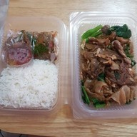 เมนูของร้าน ราดหน้าเหมือนฝัน(เซียงซูอีเตี้ยน) รพ.นวุฒิสมเด็จย่า ตชด.อารีย์