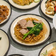 ราดหน้าโรงเหล็ก และอาหารตามสั่ง สุขุมวิท 71