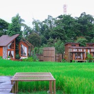 บ้านนาก๋างโต้ง