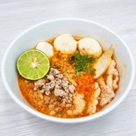 เบนซ์เตี๋ยวต้มยำมะนาวสด ก๋วยเตี๋ยวต้มยำ จันทร์หุ่นบำเพ็ญ