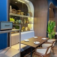 ขจร KaJohn หลานหลวง