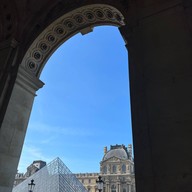 Le Café Marly