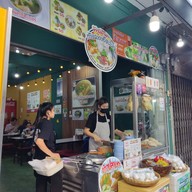 ข้าวมันไก่ โอชิน  (ต้นตำหรับเจ้าแรกวงเวียนใหญ่ )