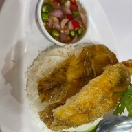 เมนูของร้าน ข้าวมันไก่ โอชิน  (ต้นตำหรับเจ้าแรกวงเวียนใหญ่ )