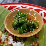 บรรยากาศ อิ่มกะเพราถาด ชั้น G กาดหลวงแอร์พอร์ต