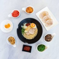 คารวะ ราเมน (ราเมง 18 ชม.) Jas green village kubon