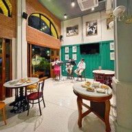 ครัวอะโกว์ ข้าวต้มกุ๊ย - หัวลำโพง