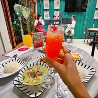 ครัวอะโกว์ ข้าวต้มกุ๊ย - หัวลำโพง