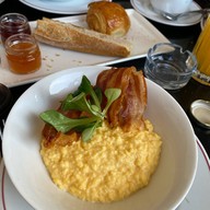 Le Café Marly
