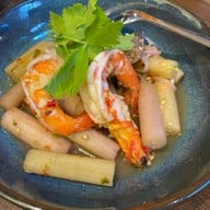 ขจร KaJohn หลานหลวง