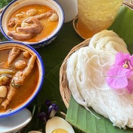 โหนมจีนบุฟเฟต์ผักสด ผักต้มกะทิ สาขาสมอทอง