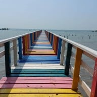 สะพานสายรุ้ง​ บ้านกาหลง