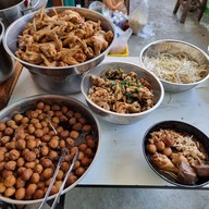 เมนูของร้าน ก๋วยเตี๋ยวระกาพุงกาง - สาขาถนนคุ้มเกล้า สาขาถนนคุ้มเกล้า