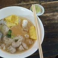 เมนูของร้าน เตี๋ยวแห้ง ต้มยำมันกุ้ง