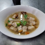 เมนูของร้าน ก๋วยจั๊บเอกไพลิน ศรีนครินทร์