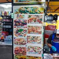 เมนู ลุงหนวด แหนมข้าวคลุก