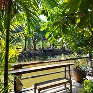 บรรยากาศ Weekend Coffee Farm & Garden ซอยวัดลาดปลาดุก