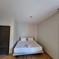 โรงแรมนารีตะ แอท อมตะ