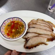 เมนูของร้าน ไก่ทอดเจ๊กี ส้มตำโปโล ลุมพินี