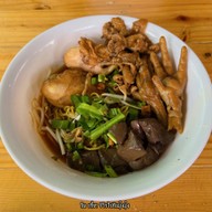 เมนูของร้าน ที.เอ็น. ก๋วยเตี๋ยวไก่มะระบุฟเฟ่ต์ไม่อั้น ตลาดสมบัติบุรี