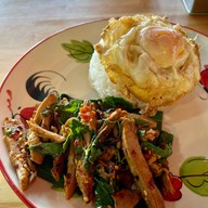 เมนูของร้าน กะเพราขุนช้าง  จริงใจวิลเลจ